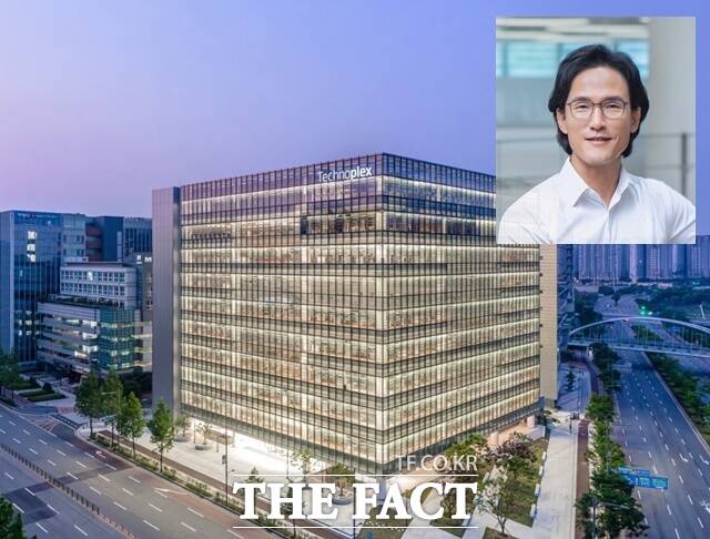 조현범 회장(오른쪽 위) 주도로 한국앤컴퍼니그룹의 인공지능(AI) 활용 테크 혁신이 가속화하고 있다. /한국앤컴퍼니그룹