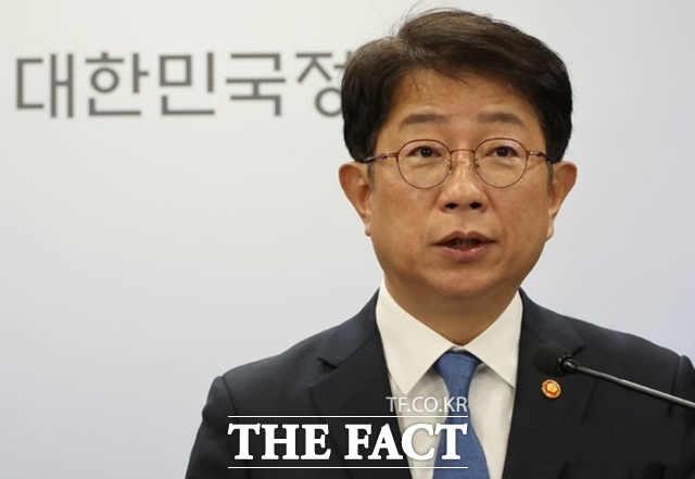박상우 국토교통부 장관은 해외건설 2조 달러 시대를 조기에 달성하기 위해 투자개발사업 등 진출 확대 전략을 마련하겠다고 밝혔다. /뉴시스