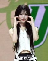  아일릿 모카, 손가락 부상…