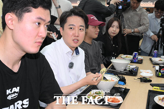이준석 개혁신당 대선 후보가 권력분산을 핵심으로 한 개혁신당 10대 헌법개정안을 내놓았다. /인천=박헌우 기자