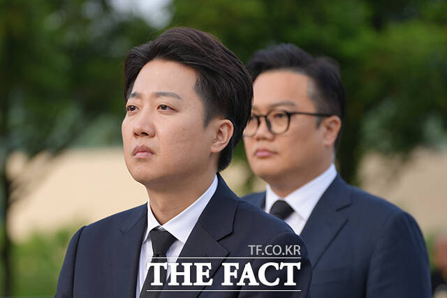 이준석 개혁신당 대선 후보가 고(故) 노무현 전 대통령의 서거 16주기를 맞아 노무현 대통령과 같은 소신 있는 정치를 하겠다며 정치적 신념을 되새겼다. /개혁신당