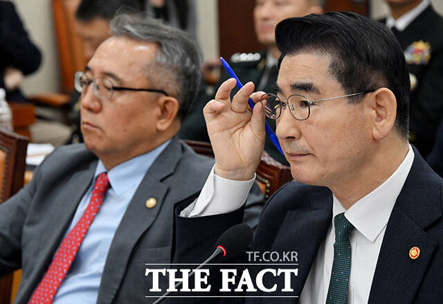 12·3 비상계엄 사태 핵심 김용현 전 국방부 장관 등 고위급 관계자들의 형사재판이 비공개 진행을 두고 검찰과 변호인단이 법정 공방을 벌였다./더팩트 DB