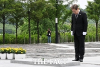  '고 노무현 전 대통령 서거 16주기'…봉하마을 찾은 이재명 [TF사진관]