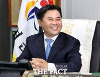  [취재석] '근로자 행복타운'에서 읽는 박정현 부여군수의 균형발전 철학