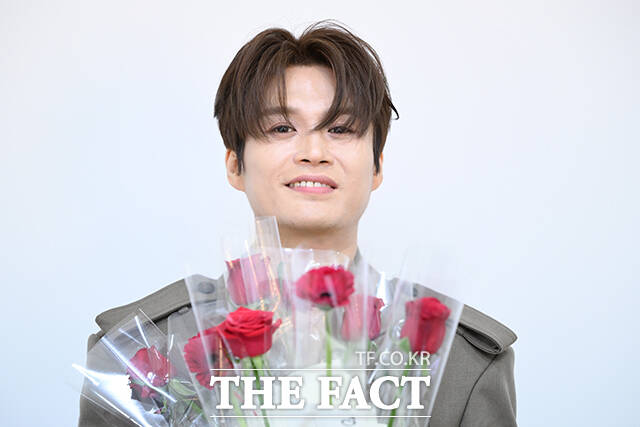 I.CON: FANNSTAR CONCERT(아이콘: 팬앤스타 콘서트)가 23일 오후 서울 서대문구 이화여자대학교 ECC 영산극장에서 열린 가운데 가수 김기태가 <더팩트>와 인터뷰를 마친 뒤 포즈를 취하고 있다. /서예원 기자