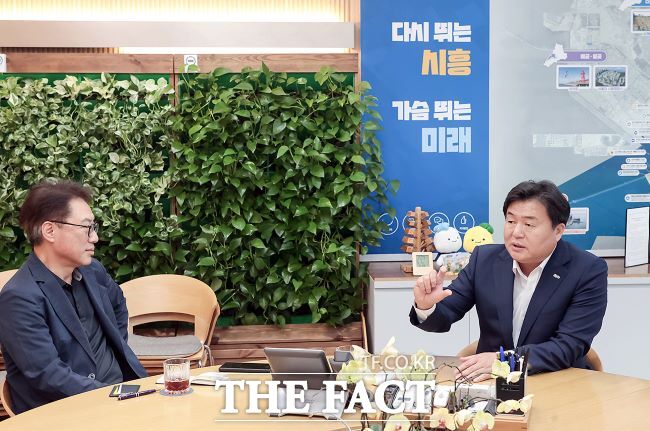 임병택 시흥시장 인터뷰 모습 /시흥=김동선 기자