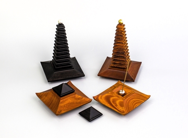 제28회 경북 관광기념품 공모전에서 대상을 차지한 대구시 김광수 씨의 경북의 기원(祈願). / 경북도