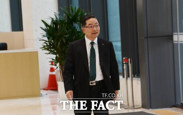 이호성 하나은행장이 26일 한국은행 본관에서 열린 이창용 한은 총재 주재 6개 은행 간담회에 참석하고 있다. /김태환 기자