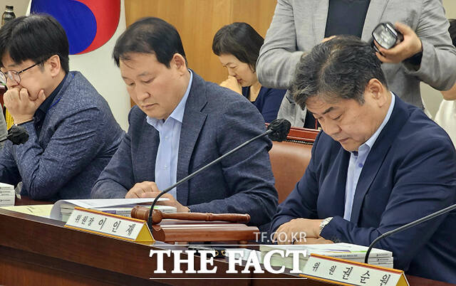 27일 세종시 정부세종청사에서 최저임금위원회 제2차 전원회의가 열리고 있다./세종=박은평 기자