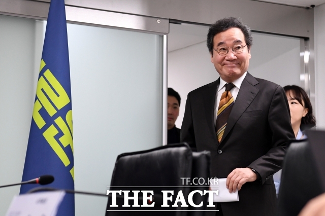 이낙연 새로운민주당 상임고문은 27일 김문수 후보와 저는 괴물독재국가 출현을 막고 제7 공화국을 준비하는 데 각자의 방식으로 협력하자는데 원칙적으로 합의했다며 저는 저의 한 표를 그에게 주기로 했다 밝혔다. /더팩트 DB