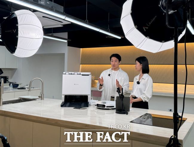 라이브커머스 매칭 라이브 방송 진행 모습. /부천시