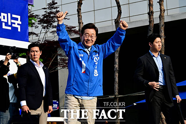 이재명 더불어민주당 대통령 후보는 21대 대통령 선거를 6일 앞둔 28일 서울 동부권 민심 공략에 나선다. 서울 광진·중랑·성동·동대문 일대를 신성장 거점으로 규정하고, 도시재생과 교통개선을 핵심으로 한 청사진을 제시할 계획이다. /배정한 기자