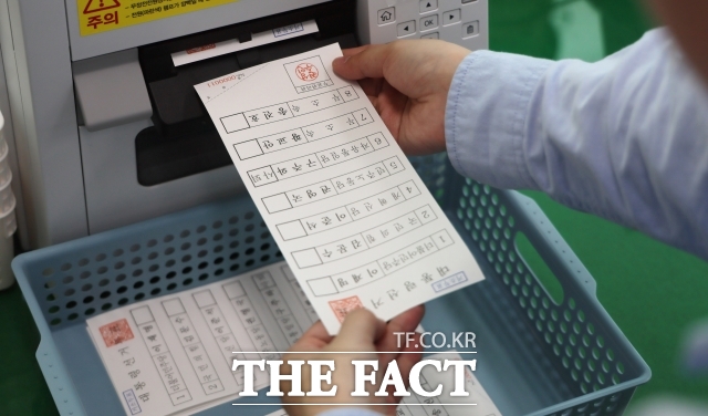 이재명 더불어민주당 후보는 국가자치분권회의 신설을, 김문수 국민의힘 후보는 지방 분권의 헌법 명시를, 이준석 개혁신당 후보는 중앙의 권한을 지방으로 확대 이양하겠다고 밝혔다. 내달 3일 출범할 새 정부는 다를 수 있을까. /박헌우 기자