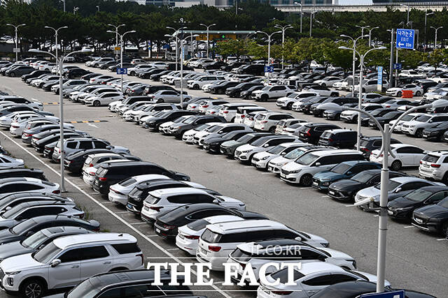 제너럴모터스(GM)는 디트로이트의 전기차 전용 공장 팩토리 제로에서 약 200명을 일시 해고하며 생산 조정을 단행했다. GM은 팩토리 제로에서 △허머 EV △GMC 허머 △쉐보레 실버라도 EV △캐딜락 에스컬레이드 IQ 등을 생산하고 있다. /박헌우 기자