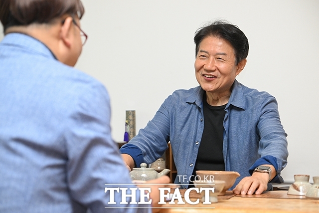 무엇보다도 인사 쇄신을 첫 과제로 꼽는다. 우 명예교수는 적폐 기득권들이 해방 이후 쌓아놨던 인사들을 뽑아내는 것부터 시작이라며 두려워하면 지는 것이라고 말했다. /박헌우 기자