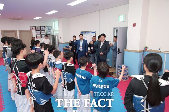 오성환 당진시장은 2025년 충청남도민체육대회 출전을 앞두고 27일 종목별 선수단을 격려하며 결의를 다졌다. /당진시