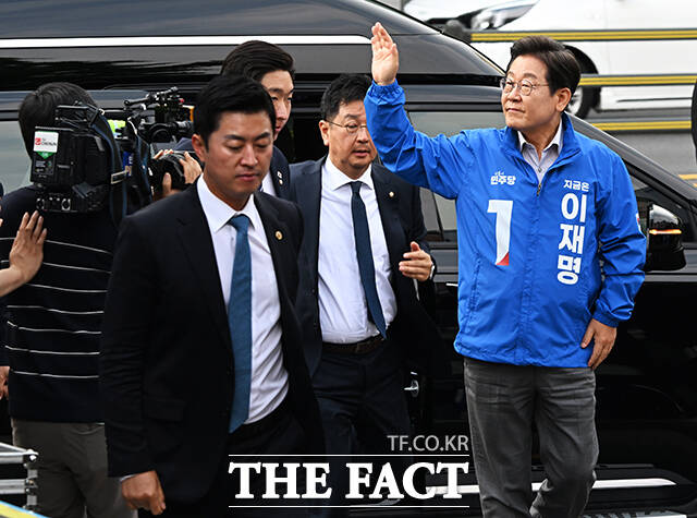 집중유세 참석하는 이재명 후보.