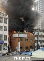  세운상가 인근 건물서 화재…인명피해는 없어