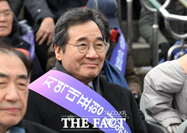 이낙연 새미래민주당 상임고문은 29일 김문수 국민의힘 대선 후보를 지지하게 된 이유에 대해 괴물독재 출현이라는 국가위기 앞에서 우리 모두는 진영과 이념과 지역의 차이를 뛰어넘어야 한다고 생각했다고 밝혔다. /박헌우 기자