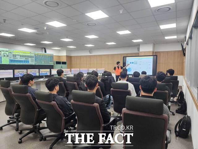 한국동서발전　당진발전본부가 고용노동부로부터 모의화력 시뮬레이터 설비에 대한 지정직업훈련시설 인정을 획득했다. /당진발전본부