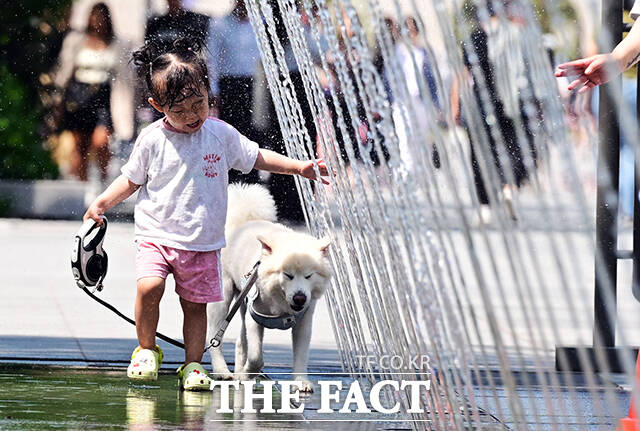 금요일인 30일 아침 최저기온은 9~16도, 낮 최고기온은 19~29도의 분포를 보이겠다. /임영무 기자