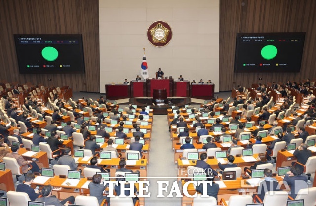 지난 3월13일 서울 여의도 국회에서 열린 제423회 국회(임시회) 제1차 본회의에서 기후위기 특별위원회 구성의 건이 재석 259인, 찬성 259인으로 가결됐다. /뉴시스