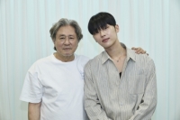  '맨 끝줄 소년' 최민식·최현욱, 집착하는 사제 관계 호흡