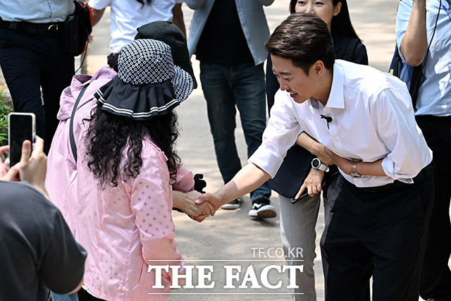 이준석 개혁신당 대선 후보가 TV토론 중 여성 신체를 언급한 부적절한 발언에 대해 사과했다. /남용희 기자