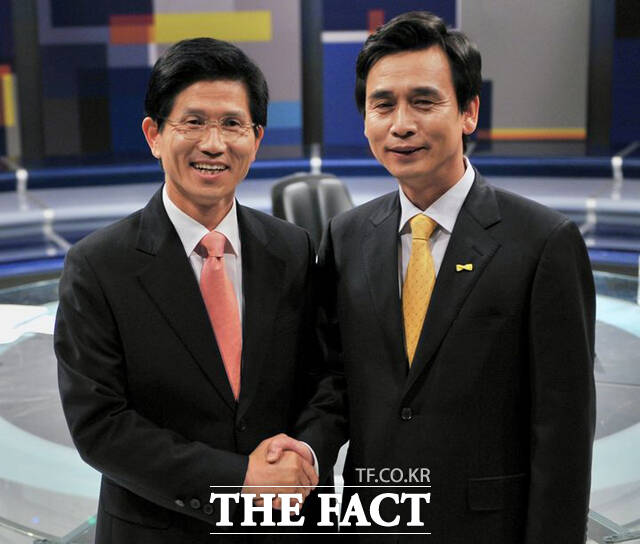 유시민 전 노무현재단 이사장이 김문수 국민의힘 후보 부인 설난영 여사가 본인 인생에서 갈 수 없는 자리인 대선 후보 배우자 위치에 올라 발이 하늘에 떠있고, 제정신이 아니다고 비난했다. /더팩트 DB