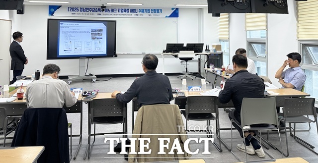 진주강소특구 이노테크 기업육성 사업 수혜기업 선정 평가 모습. /경상국립대