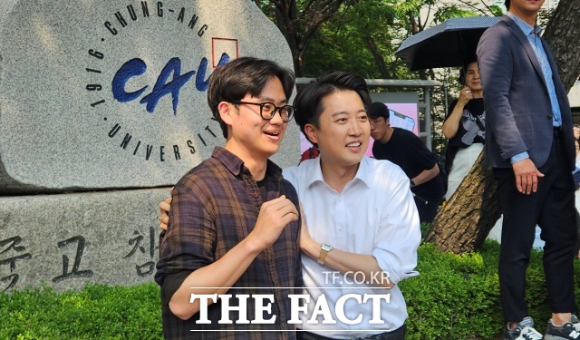 이준석 개혁신당 대선 후보가 수도권 민심 공략에 나선 가운데 곳곳에서 이 후보를 규탄하는 목소리가 터져나오고 있다. /동작=서다빈 기자