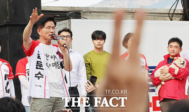 시민단체 사법정의바로세우기시민행동(사세행)은 2일 손효숙 리박스쿨 대표와 김문수 국민의힘 대선 후보를 공직선거법 위반 혐의로 서울중앙지검에 고발했다. /장윤석 기자