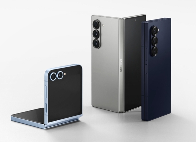 삼성전자는 다음 달 초 미국 뉴욕에서 갤럭시 언팩을 열고 신형 폴더블폰을 공개할 예정이다. 사진은 지난해 출시한 갤럭시Z플립6(왼쪽)와 갤럭시Z폴드6. /삼성전자