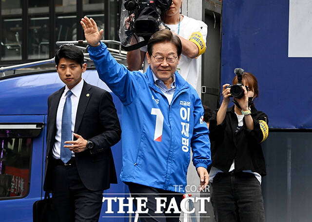 연설 마친 이재명 후보.