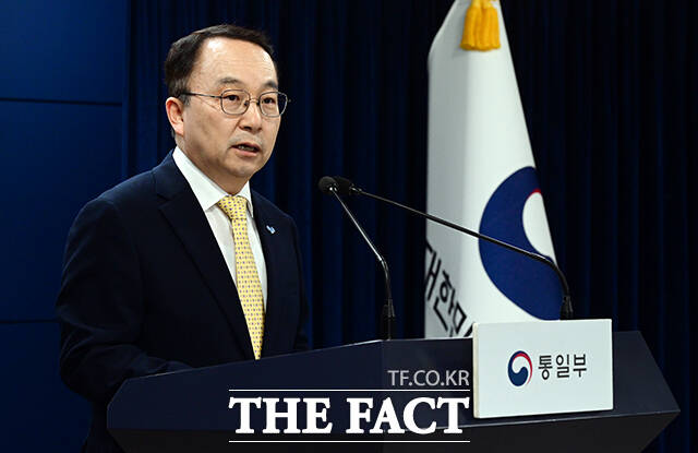 구병삼 통일부 대변인이 2일 오전 서울 종로구 정부서울청사에서 정례브리핑을 하고 있다. /임영무 기자