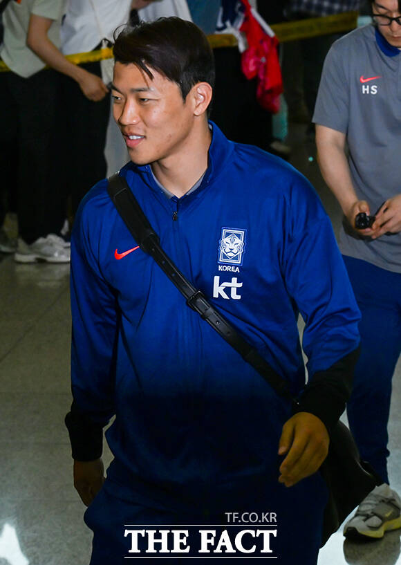 황희찬.