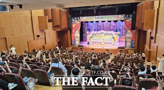 순천시가 세계 금연의 날을 맞아 금연 인형극을 개최하고 있다./순천시