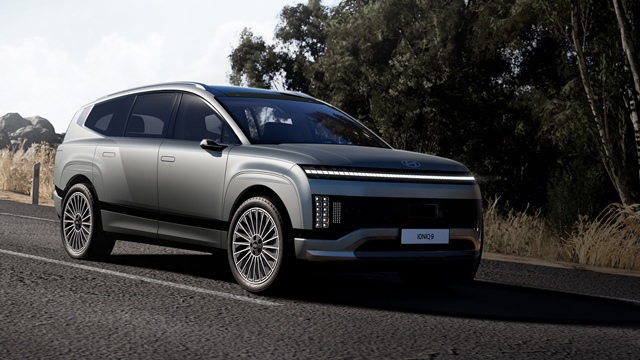 현대자동차는 EV 트렌드 코리아 2025에 참가해 전기차 및 수소전기차 기술과 서비스를 선보인다고 2일 밝혔다. 아이오닉 9. /현대차