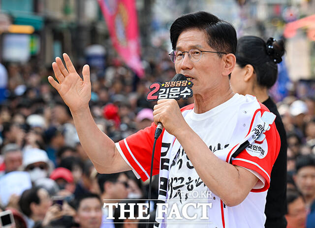 김문수 국민의힘 대선 후보가 2일 이준석 개혁신당 후보와의 단일화 불발을 공식 선언했다. /장윤석 기자