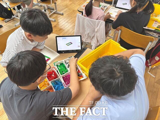 대전시교육청의 학교로 찾아가는 거점형 늘봄센터 문화예술 프로그램 운영 모습. /대전시교육청