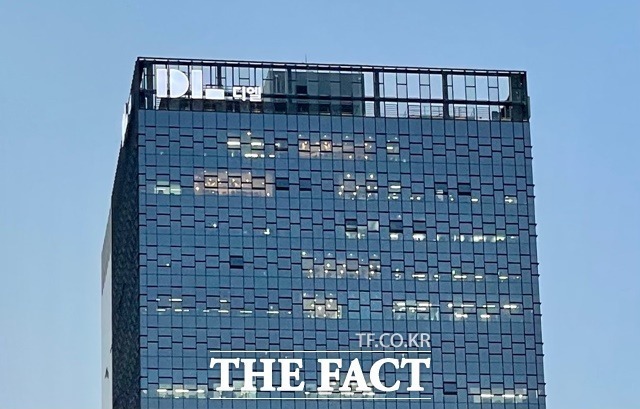 DL이앤씨가 공사비 1조7584억원 규모의 서울 용산구 한남5구역 주택재개발정비사업 시공사로 최종 선정됐다. /더팩트 DB