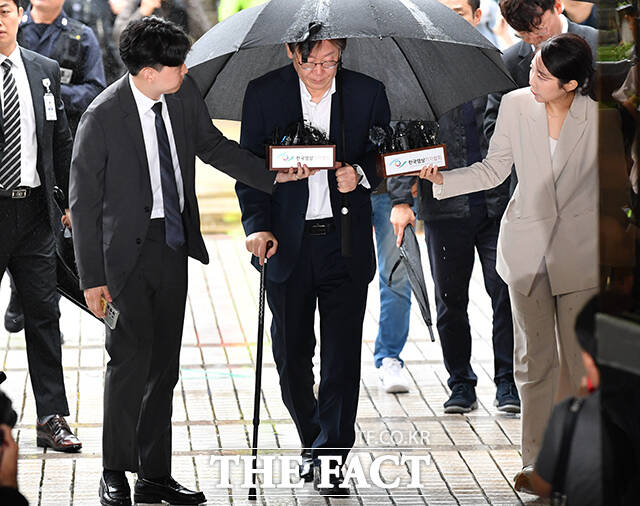 이 당선인은 2023년 8월 31일 윤석열 정권의 국정 전면 쇄신과 내각 총사퇴를 요구하며 단식에 돌입했다. 검찰은 단식 중인 그에게 9월 18일 대북송금 사건과 백현동 개발 의혹으로 또다시 구속영장을 청구했다. /박헌우 기자