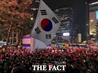  [6·3 대선] 강남역서 유세 마무리…식지 않는 