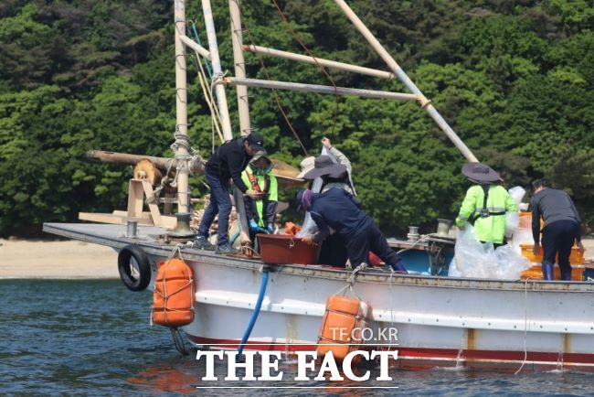 경기도해양수산자원연구소 2024년 대하 방류/경기도해양수산자원연구소