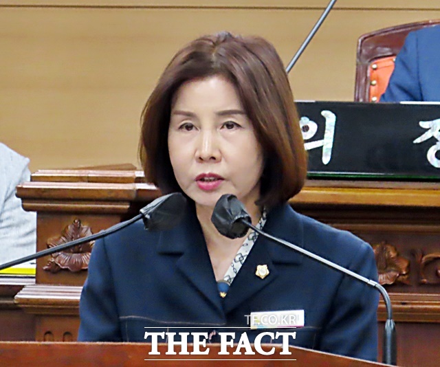 민병희 의원이 4일 부여군의회 제292회 정례회 제1차 본회의에서 5분 자유발언을 하고 있다. /김형중 기자