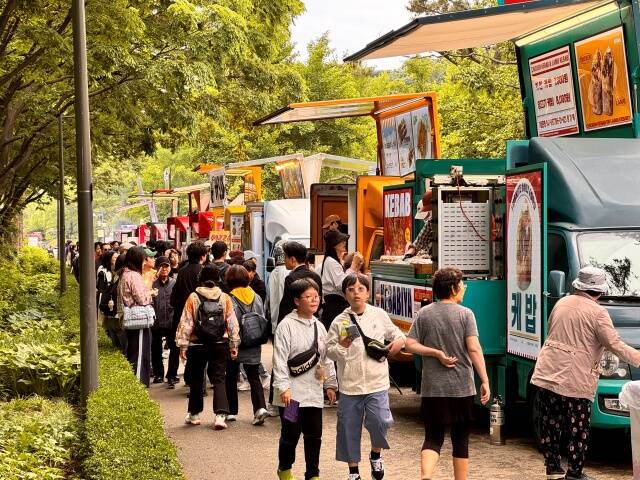 가든마켓은 규제철폐 5호 공원 내 상행위 일부 허용이 장기간 적용되는 첫 사례다. /서울시