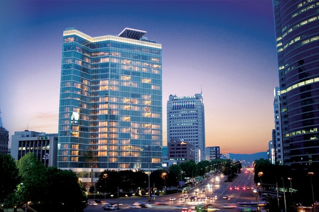 HDC현대산업개발은 용산정비창 전면 제1구역에 하얏트의 최상위 브랜드인 파크하얏트 호텔을 유치하겠다고 4일 밝혔다. 사진은 파크하얏트 부산. /HDC현대산업개발