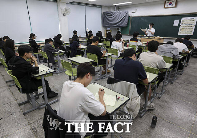 응시생 50만 명 대선으로 하루 미뤄진 2026학년도 대학수학능력시험 6월 모의평가. /사진공동취재단