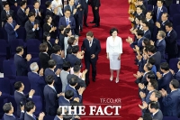  '5부요인 등 초청'...취임선서 입장하는 이재명 대통령 [TF사진관]