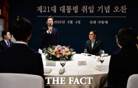  취임 첫날 국회의장·정당 대표들과 오찬 갖는 이재명 대통령 [TF사진관]